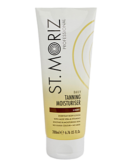 St. Moriz Balsam nawilżający, stopniowo budujący opaleniznę 