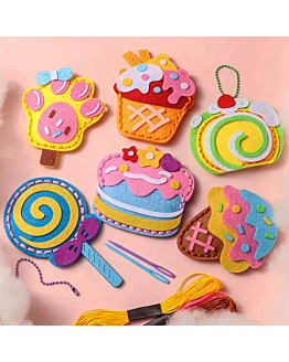 SWEETS  - filcowy zestaw do szycia DIY zawieszki - 8 elementów
