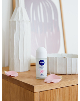 Nivea Deo Roll-On Rose Touch