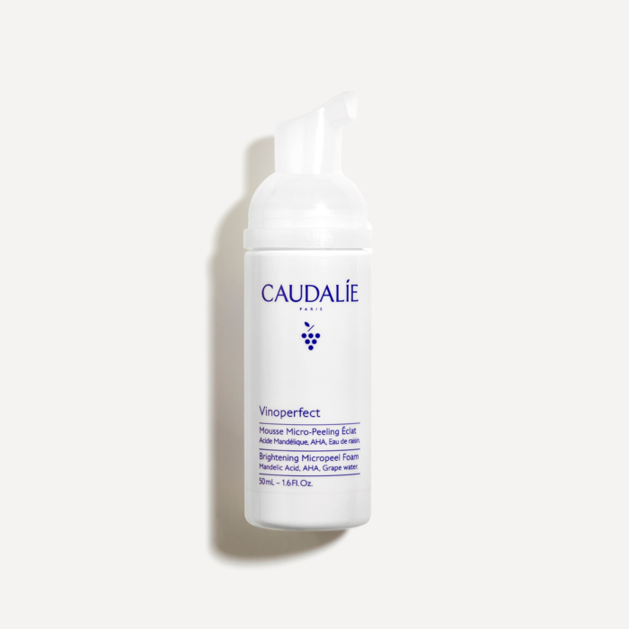 Caudalie Vinoperfect Rozjaśniająca pianka mikropeelingująca, 50 ml