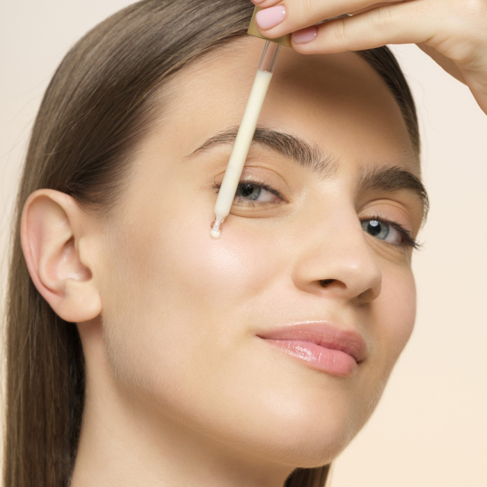 Health Labs Care Glow On Serum Tetravit C 10%