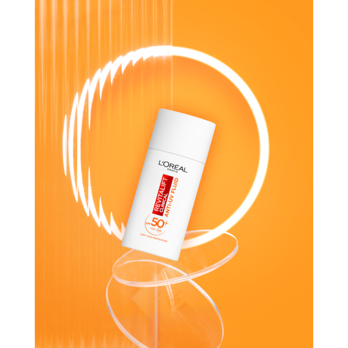 L'Oréal Paris Revitalift Clinical Rozświetlający krem na dzień z witaminą C SPF50+
