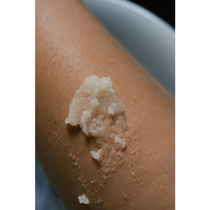Lucy Body Scrub Rewitalizujący peeling cukrowy do ciała