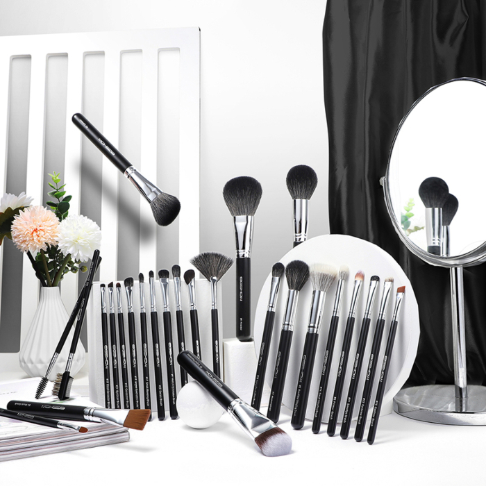Eigshow Zestaw pędzli Bright Silver Master Series PRO knows, 26 szt.