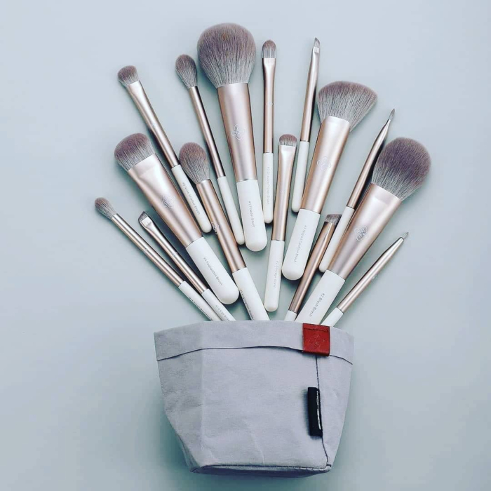 Eigshow Intoxicated Gentle Wind Zestaw Pędzli 15 sztuk + organizer