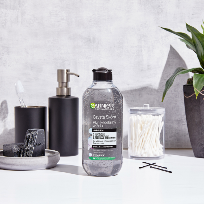 Garnier Skin Naturals Czysta Skóra Oczyszczający płyn micelarny w Żelu z Węglem i Kwasem Salicylowym