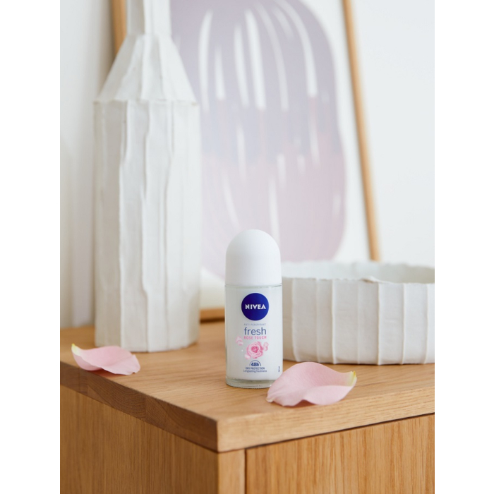 Nivea Deo Roll-On Rose Touch