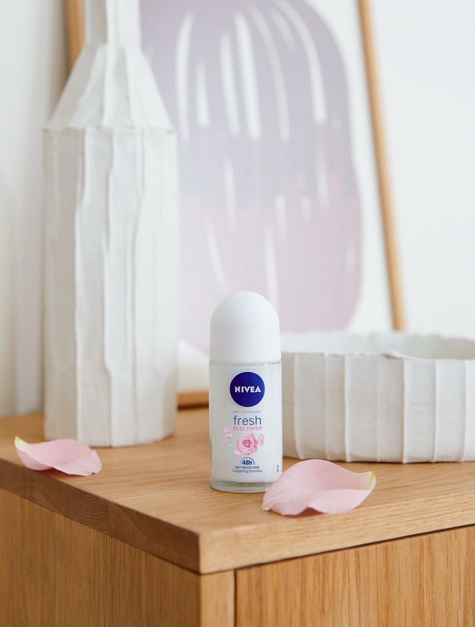 Nivea Deo Roll-On Rose Touch