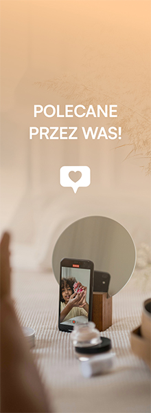 Telefon trzymany w dłoni